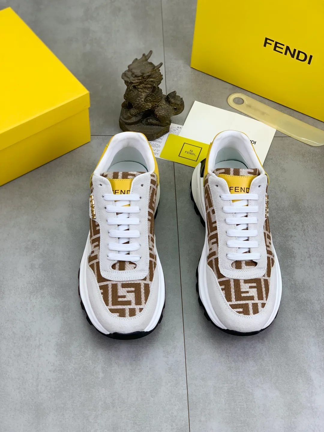 ​Men's shoes 💰P440 💰【New】Little monster 🆘 New FENDI 🕶️🕶️Simple routing effect, showing an elegant and cool driving shoe 🎬Using imported calfskin + first-layer pigskin lining🐂Excellent material🎬Detailed workmanship 🤗Comfortable foot feel➰➰. ​Pair it with any outfit to show your taste and temperament, low-key luxury ♻️Design ​simple and elegant ​noble and fashionable 🍃​Very loved and favored by trendy men 💓❤️Size: 38-44 (45 customized) 3️⃣ colors available